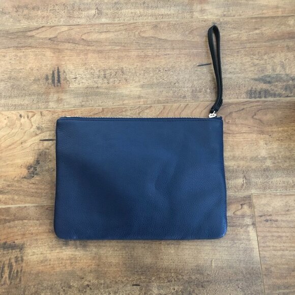 **NWT** COLE HAAN Kiera Medium Leather Pouch - Picture 3 of 7